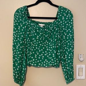 NWT H&M green and white floral blouse